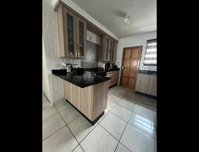 2 BEDROOM HOUSE FOR SALE IN WINDMILL PARK